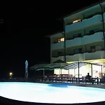 Otel Restaurant Popini Laki 2*