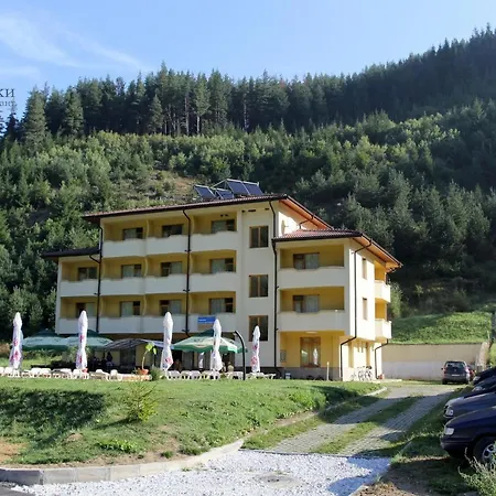 Hotel Restaurant Popini Laki