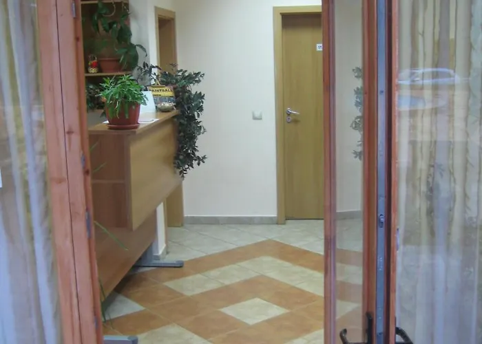 Restaurant Popini Laki Hotel 2*