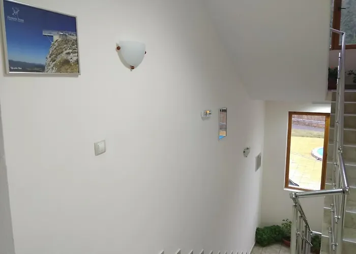 Restaurant Popini Laki Hotel 2*